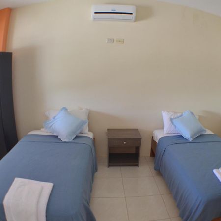 Hostal Tongo Reef Puerto Baquerizo Moreno Szoba fotó