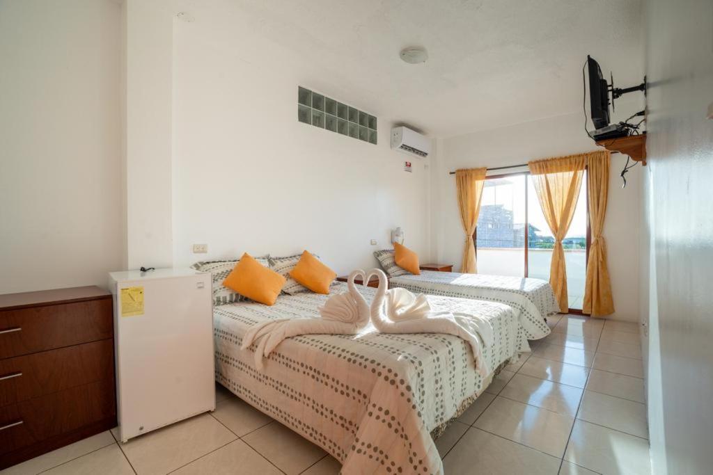 Hostal Tongo Reef Puerto Baquerizo Moreno Kültér fotó
