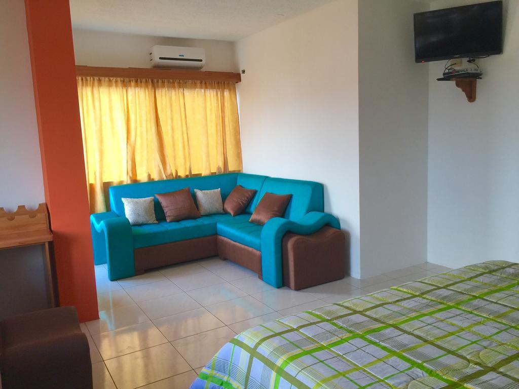 Hostal Tongo Reef Puerto Baquerizo Moreno Szoba fotó