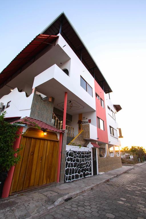 Hostal Tongo Reef Puerto Baquerizo Moreno Kültér fotó