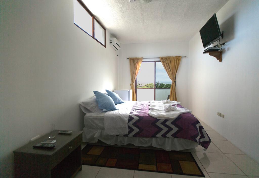 Hostal Tongo Reef Puerto Baquerizo Moreno Kültér fotó